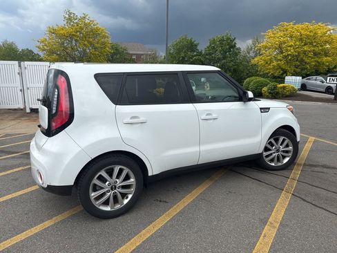 Used 2018 Kia Soul + FWD image 5