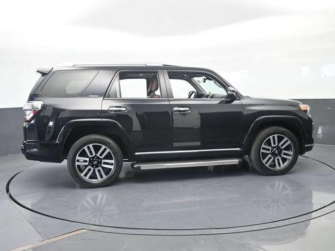 Used 2022 Toyota 4Runner Limited AWD/4WD image 7
