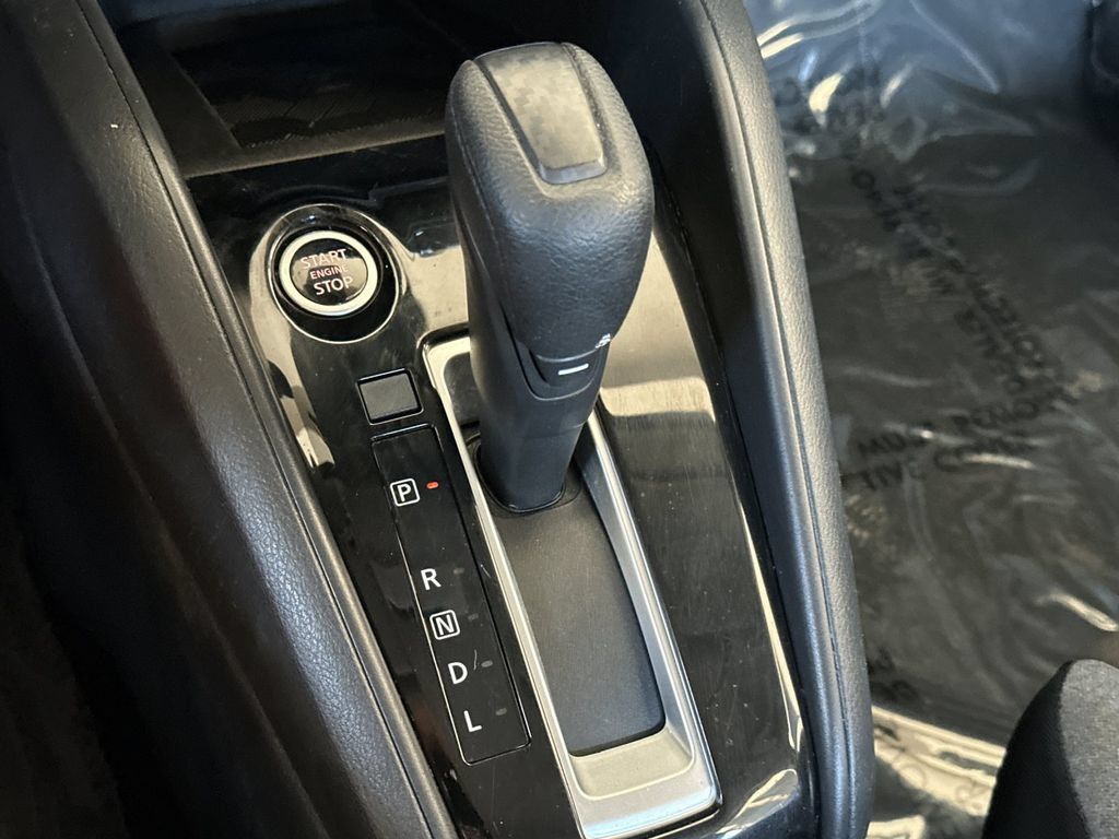 Used 2025 Nissan Versa SV FWD image 19