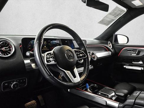 Used 2021 Mercedes-Benz GLB 250 4MATIC image 10