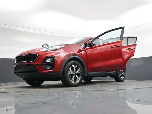 Used 2022 Kia Sportage LX image 47