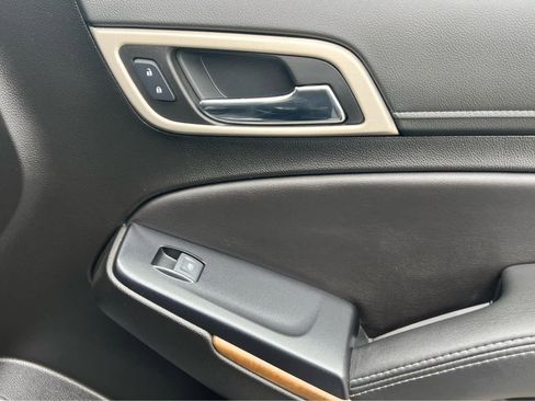 Used 2019 GMC Yukon Denali w/ Denali Ultimate Package image 17