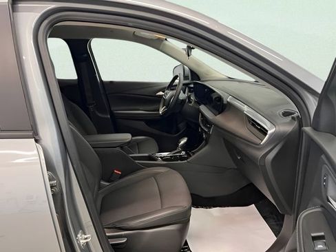 Certified 2025 Buick Encore GX Preferred AWD/4WD image 11