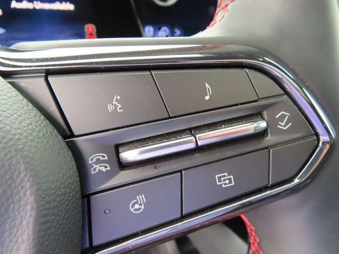 Used 2025 Chevrolet Equinox EV RS w/ Convenience Package II AWD/4WD image 19