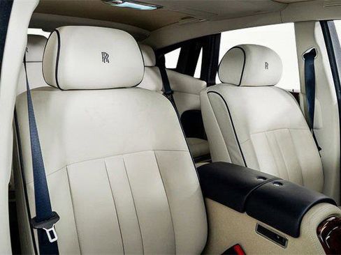 Used 2016 Rolls-Royce Phantom Sedan image 38