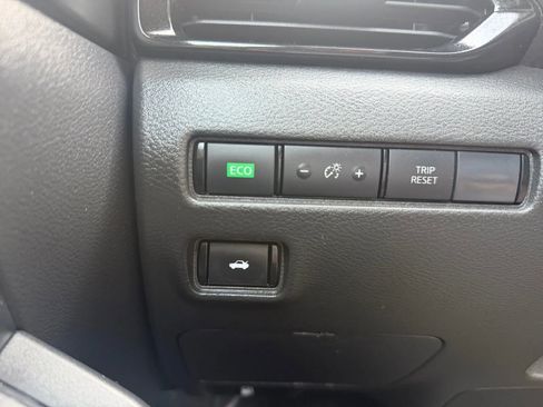 Used 2023 Nissan Sentra SV FWD image 17