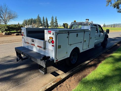 Used 2010 Ford F550 4x4 Crew Cab Super Duty image 5
