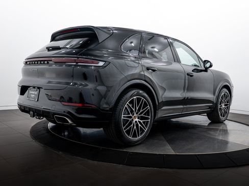 Certified 2026 Porsche Cayenne AWD/4WD image 7
