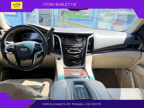 Used 2016 Cadillac Escalade ESV Premium image 13