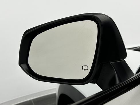 Used 2022 Toyota Corolla Cross L image 12