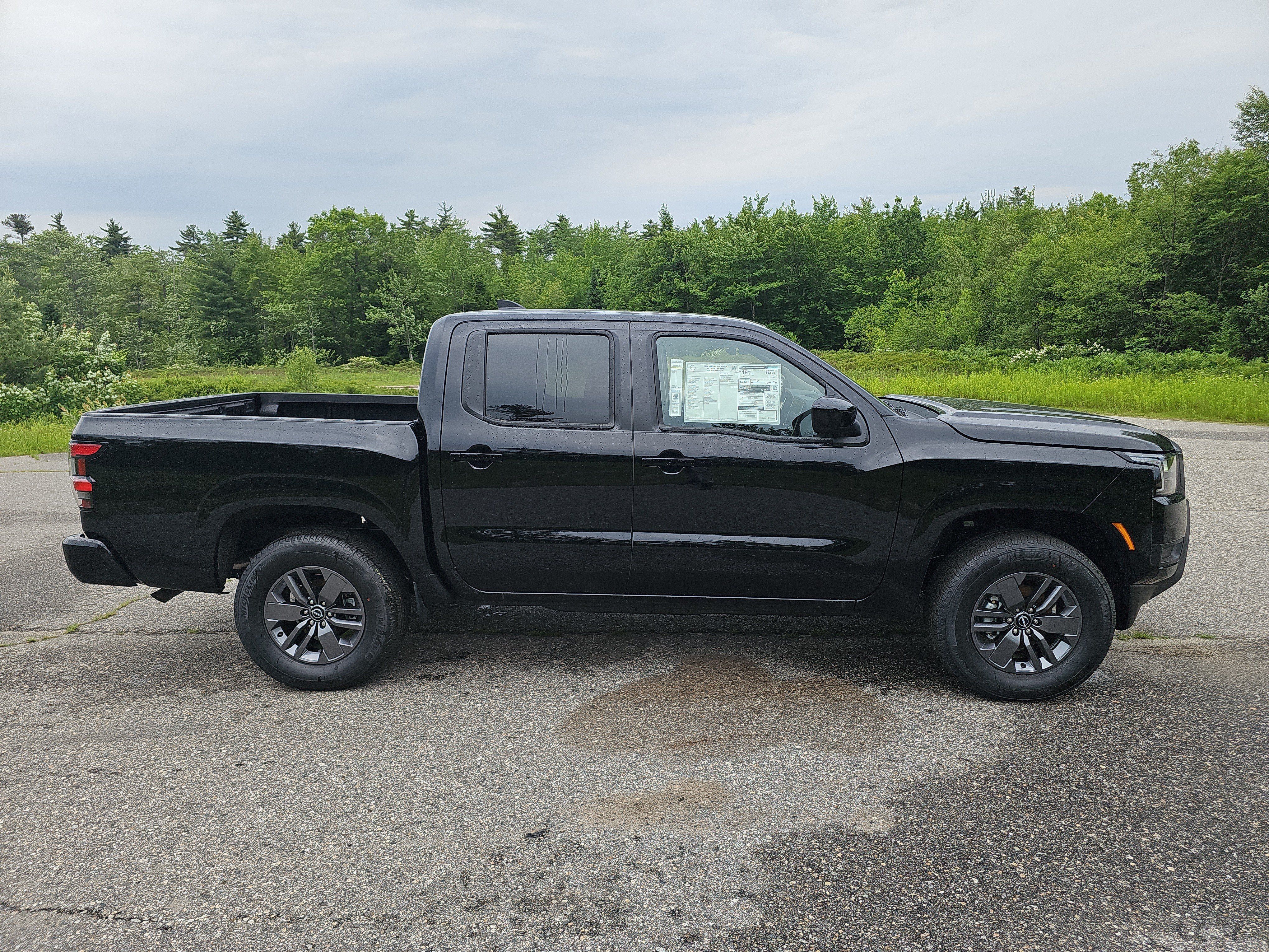 New 2026 Nissan Frontier SV w/ All-Weather Content Package AWD/4WD image 8