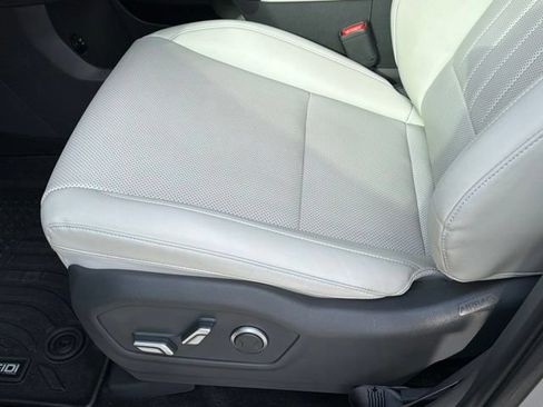 Used 2024 Hyundai Santa Fe SEL FWD image 24