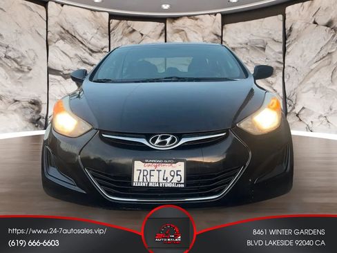 Used 2014 Hyundai Elantra SE FWD image 2