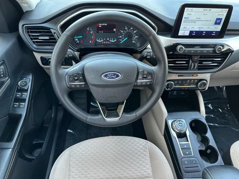 Used 2022 Ford Escape SE w/ Convenience Package FWD image 13