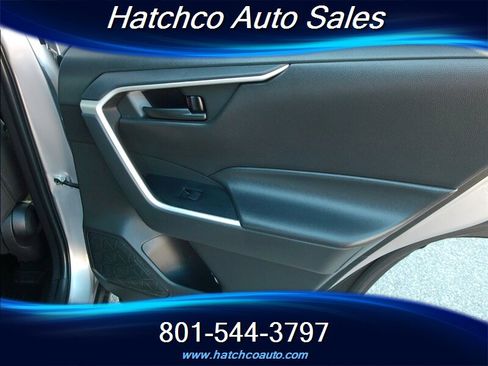 Used 2022 Toyota RAV4 LE image 23