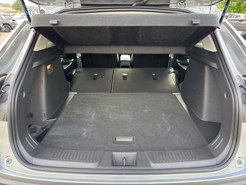Used 2025 Chevrolet Trax LT FWD image 32