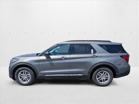 New 2025 Ford Explorer Active image 5