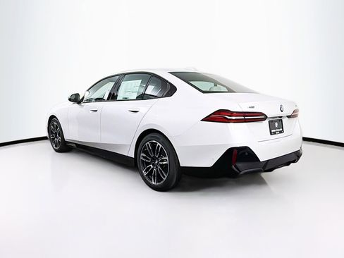 New 2026 BMW 530i xDrive w/ M Sport Package AWD/4WD image 5