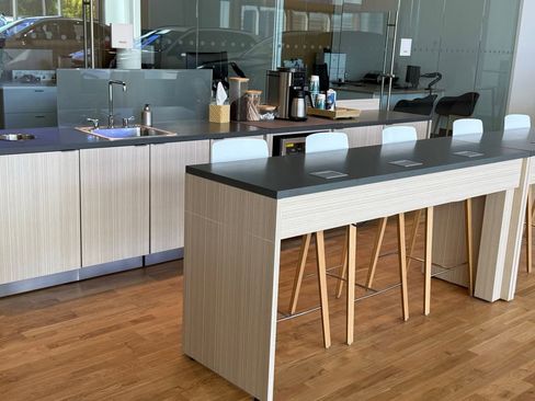 Used 2022 Volvo XC60 B5 Inscription image 36