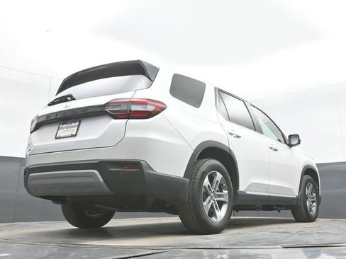 Used 2025 Honda Pilot EX-L image 47