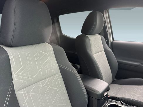 Used 2023 Toyota Tacoma TRD Sport image 28