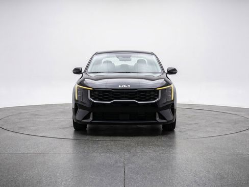 Used 2025 Kia K4 LXS FWD image 2