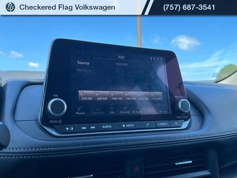 Used 2024 Nissan Rogue SV FWD image 39