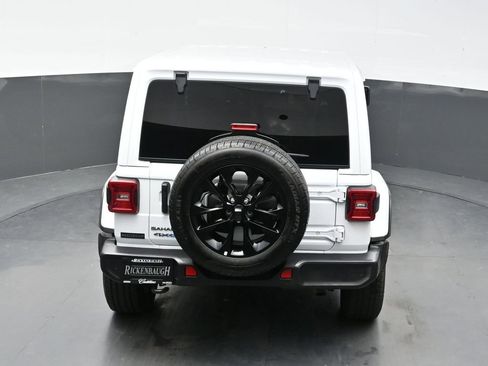 Used 2025 Jeep Wrangler Unlimited Sahara w/ Safety Group AWD/4WD image 35
