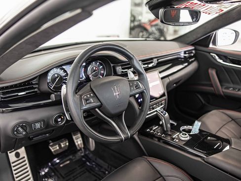 Used 2023 Maserati Quattroporte Modena Q4 image 21