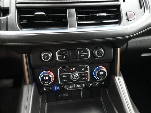 Used 2024 Chevrolet Suburban High Country AWD/4WD image 10