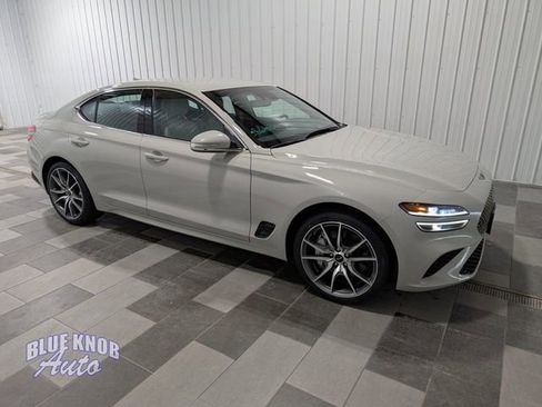 Used 2025 Genesis G70 2.5T image 5