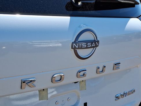 Used 2023 Nissan Rogue SV AWD/4WD image 26