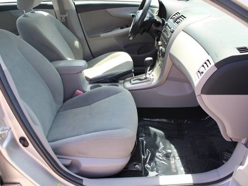 Used 2011 Toyota Corolla LE FWD image 8