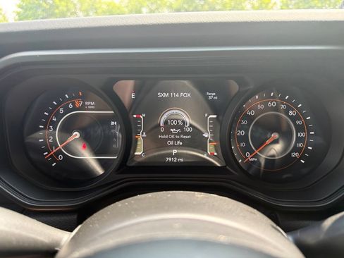 Used 2025 Jeep Gladiator Sport AWD/4WD image 26