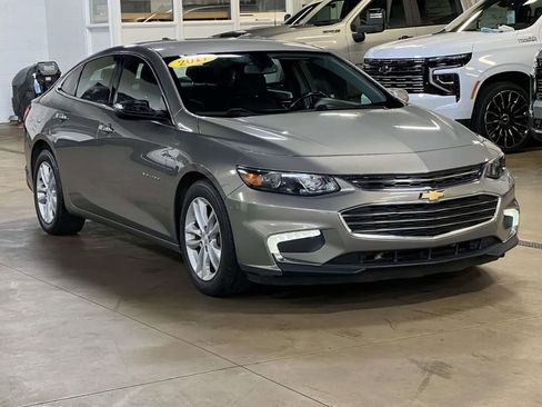 Used 2017 Chevrolet Malibu LT FWD image 7