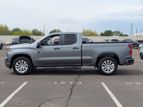 Used 2021 Chevrolet Silverado 1500 Custom image 2