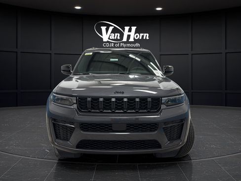 New 2026 Jeep Grand Cherokee L 4WD image 2