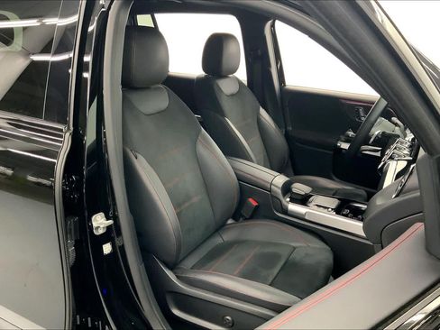 Used 2023 Mercedes-Benz GLB 250 image 11