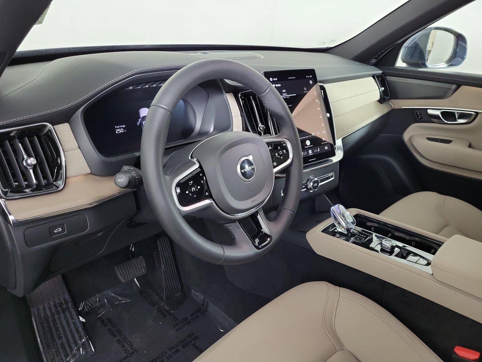 Certified 2026 Volvo XC90 B6 Plus AWD/4WD image 24
