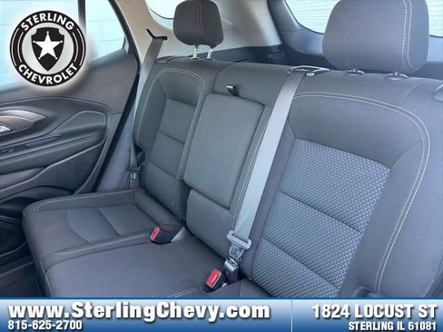 Used 2024 GMC Terrain SLE image 13