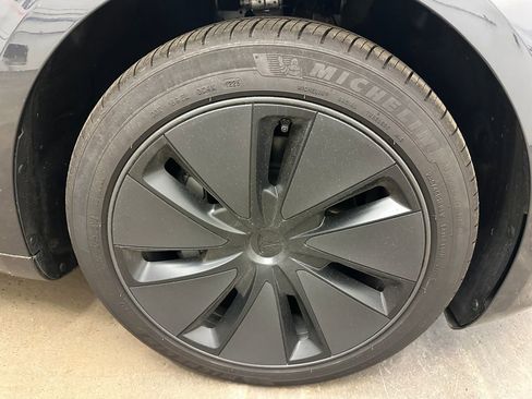 Used 2025 Tesla Model 3 Long Range RWD image 37