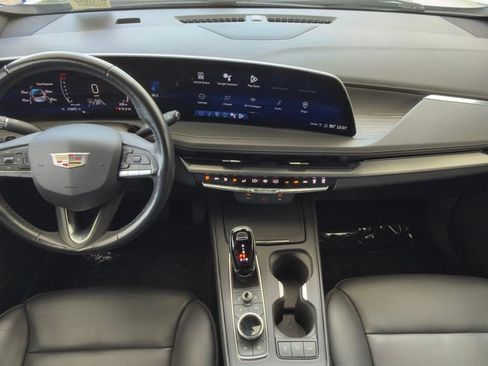 Used 2024 Cadillac XT4 Premium Luxury FWD image 18