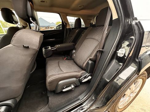 Used 2017 Dodge Journey SE w/ Flexible Seating Group FWD image 11