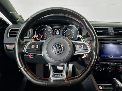 Used 2017 Volkswagen Jetta GLI image 11