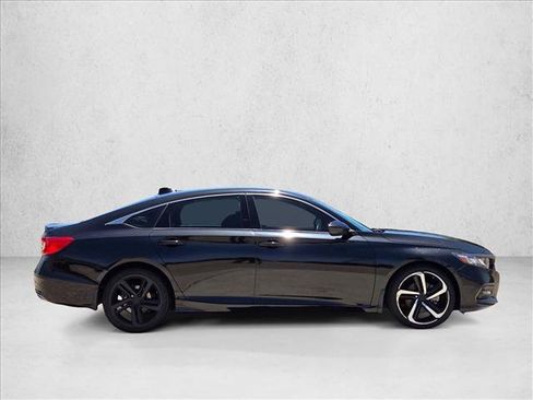 Used 2019 Honda Accord Sport image 4