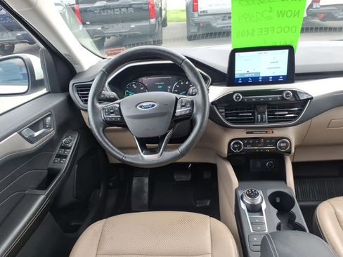 Used 2021 Ford Escape SE w/ Cold Weather Package FWD image 9