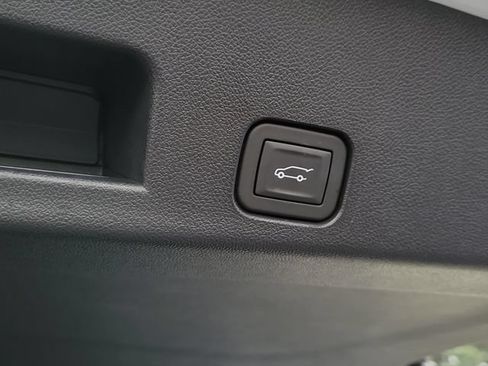 Used 2025 GMC Acadia AT4 w/ LPO, Floor Liner Package AWD/4WD image 32