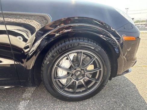 Used 2019 Porsche Cayenne Turbo w/ Sportdesign Package image 5