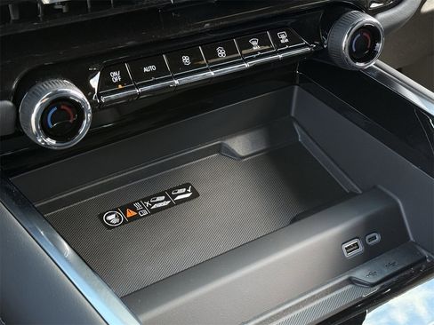 New 2026 Chevrolet Tahoe LT image 17