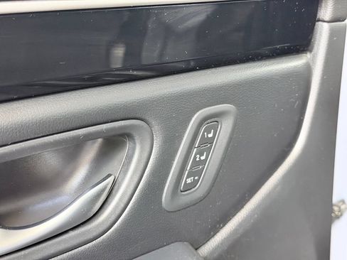 Used 2025 Honda Pilot Touring image 10